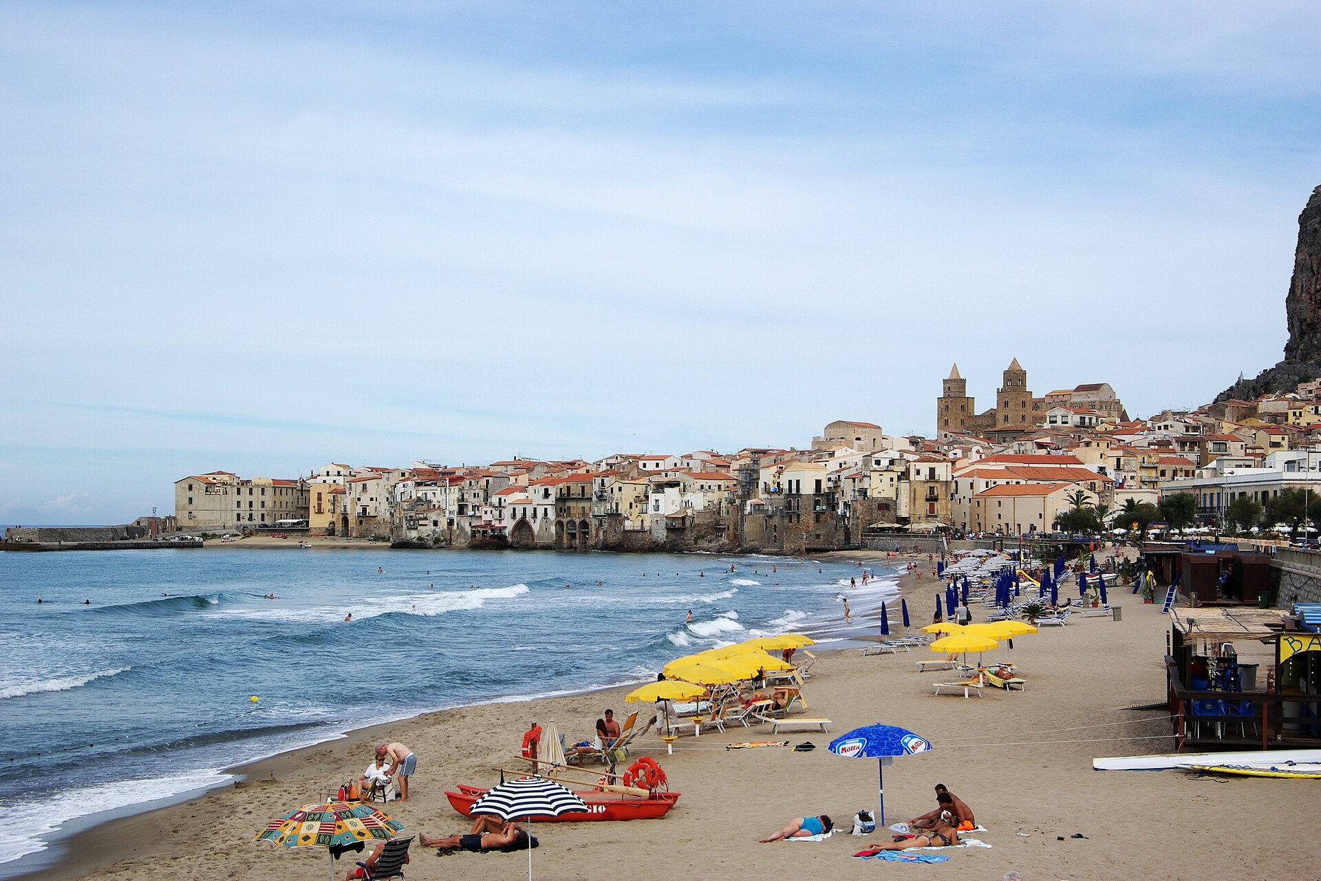 Dalla cattedrale alla spiaggia — Cefalù
